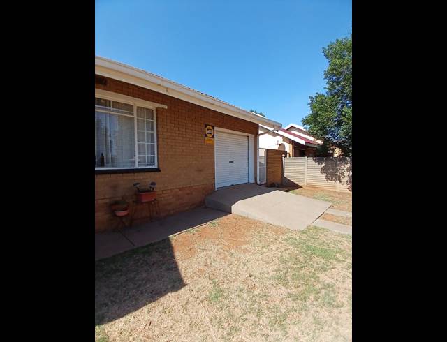 4 BEDROOM HOUSE FOR SALE IN VAALPARK